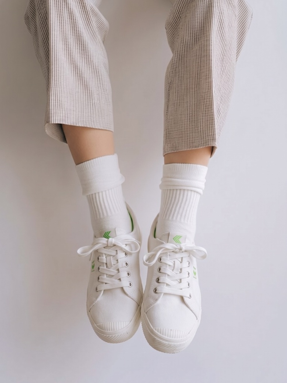 CARIUMA White Canvas Sneakers Size 9 - Picture 2 of 8